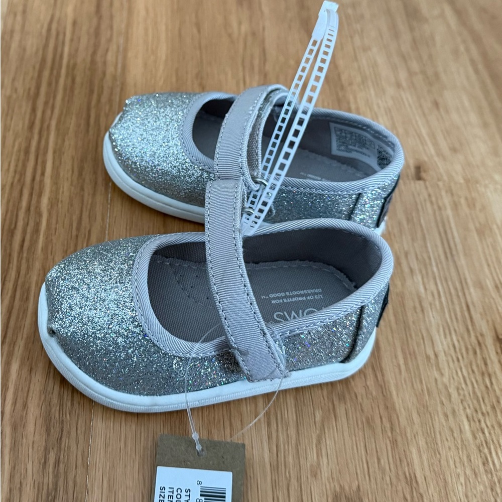 Toms Silver Glitter Baby Shoes - Picture 4 of 6